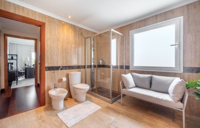 Resale - Apartment - Middle Floor Apartment - Marbella - Puerto Banús