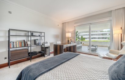 Resale - Apartment - Middle Floor Apartment - Marbella - Puerto Banús