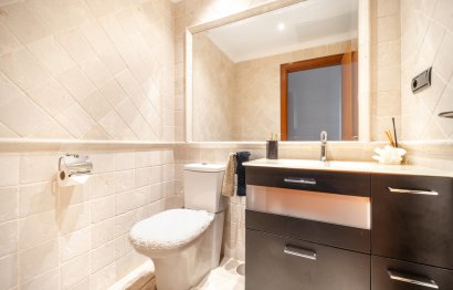 Resale - Apartment - Middle Floor Apartment - Marbella - Puerto Banús