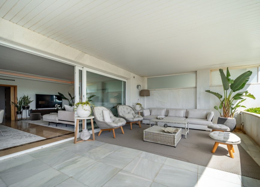 Resale - Apartment - Middle Floor Apartment - Marbella - Puerto Banús