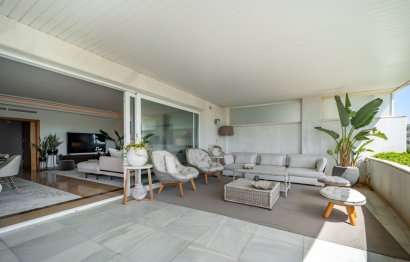 Resale - Apartment - Middle Floor Apartment - Marbella - Puerto Banús