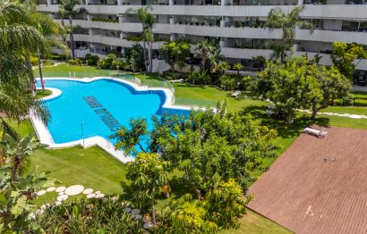 Resale - Apartment - Middle Floor Apartment - Marbella - Puerto Banús