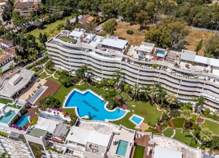 Resale - Apartment - Middle Floor Apartment - Marbella - Puerto Banús