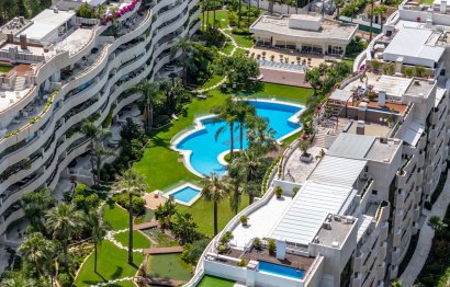 Resale - Apartment - Middle Floor Apartment - Marbella - Puerto Banús