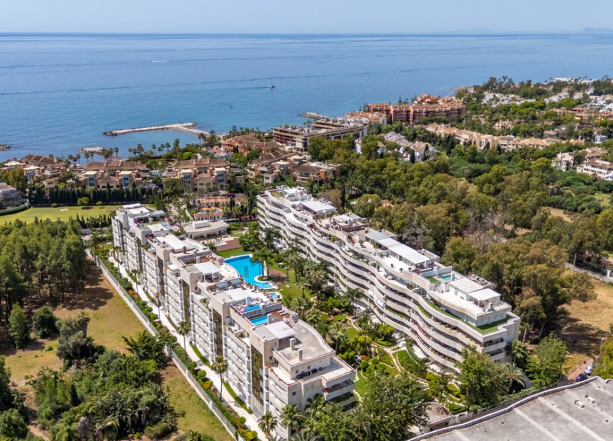Resale - Apartment - Middle Floor Apartment - Marbella - Puerto Banús