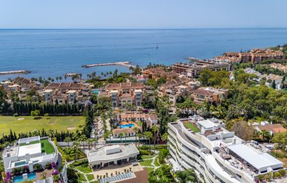 Resale - Apartment - Middle Floor Apartment - Marbella - Puerto Banús
