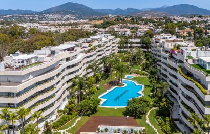 Resale - Apartment - Middle Floor Apartment - Marbella - Puerto Banús