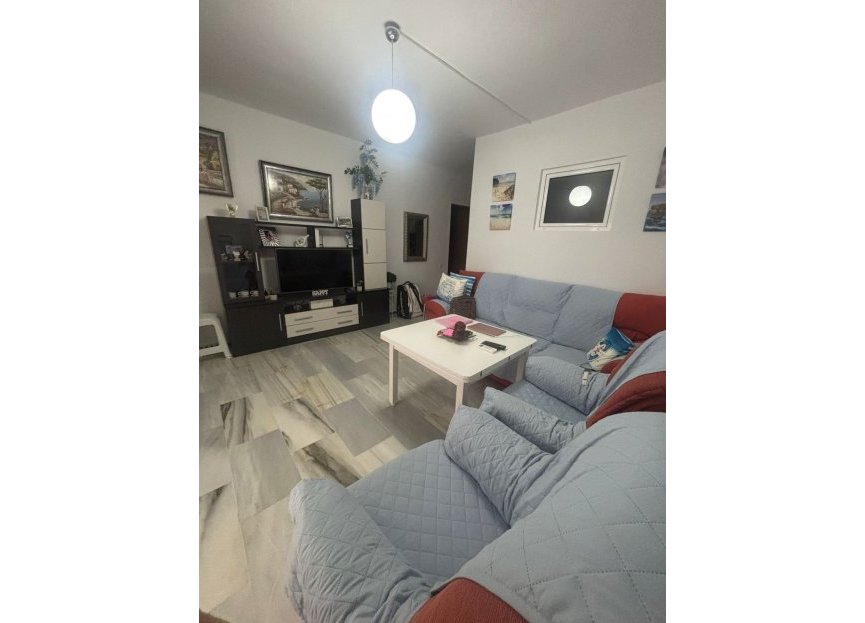 Resale - Apartment - Middle Floor Apartment - Estepona - Estepona Centro