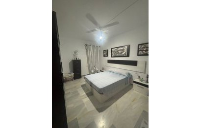 Resale - Apartment - Middle Floor Apartment - Estepona - Estepona Centro