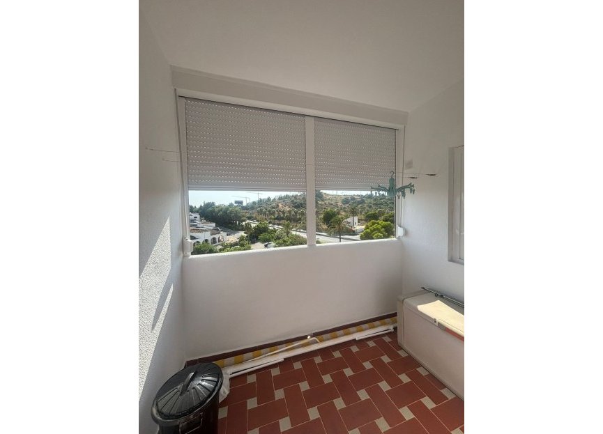 Resale - Apartment - Middle Floor Apartment - Estepona - Estepona Centro