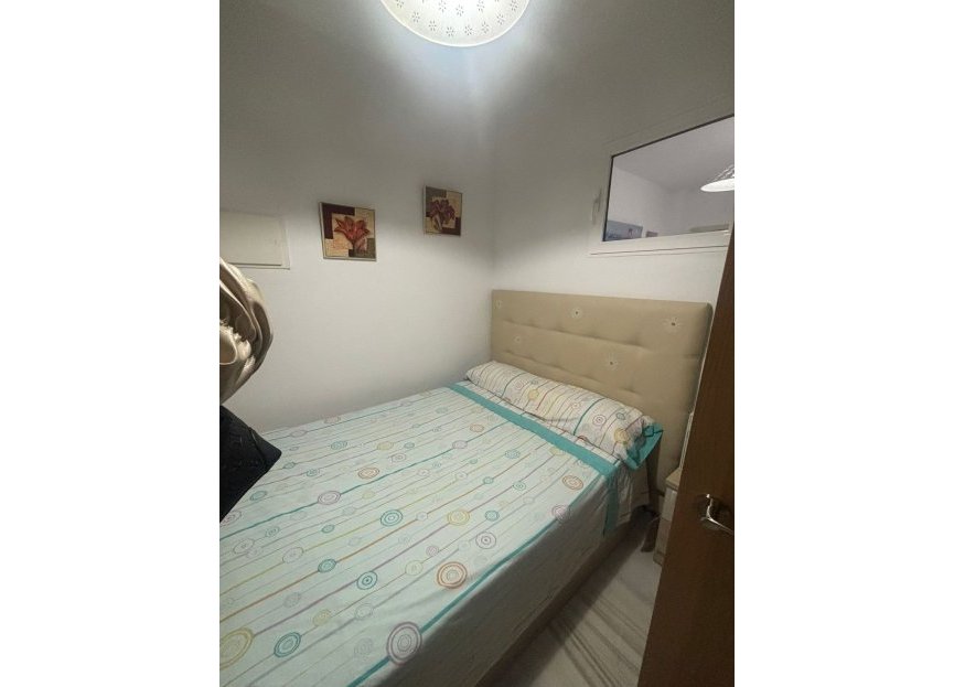 Resale - Apartment - Middle Floor Apartment - Estepona - Estepona Centro