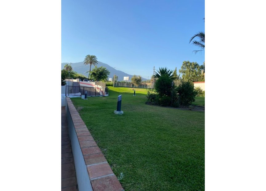 Resale - Apartment - Middle Floor Apartment - Estepona - Estepona Centro