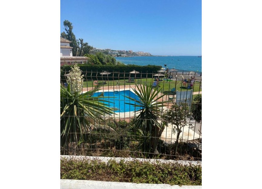 Resale - Apartment - Middle Floor Apartment - Estepona - Estepona Centro
