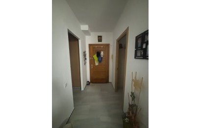 Resale - Apartment - Middle Floor Apartment - Estepona - Estepona Centro