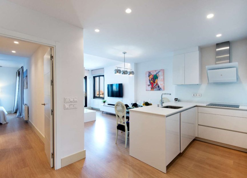 Resale - Apartment - Middle Floor Apartment - Benalmádena - Benalmadena Centro