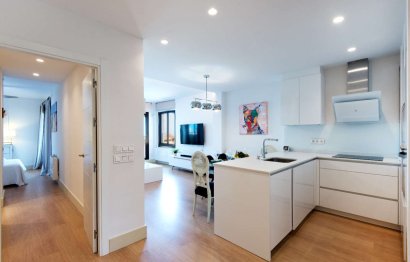 Resale - Apartment - Middle Floor Apartment - Benalmádena - Benalmadena Centro