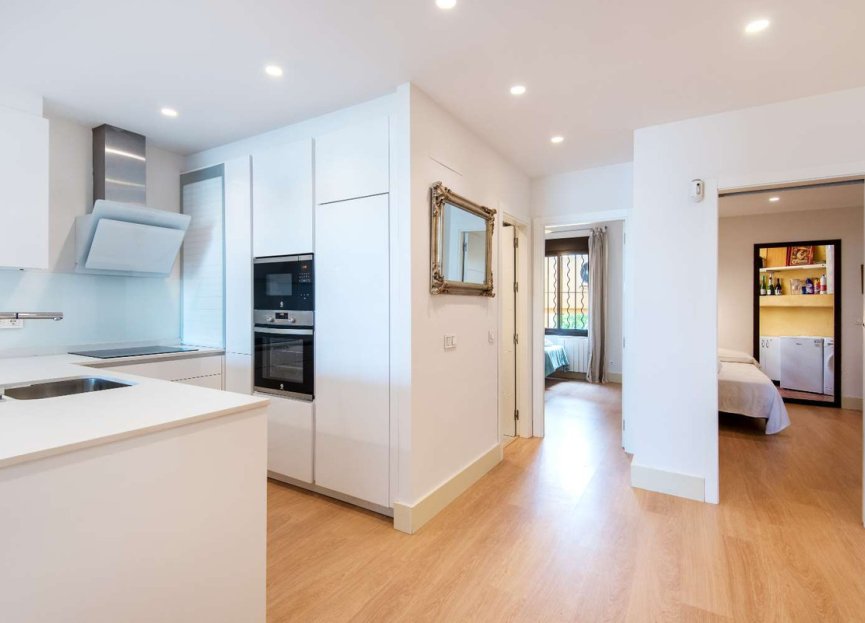 Resale - Apartment - Middle Floor Apartment - Benalmádena - Benalmadena Centro