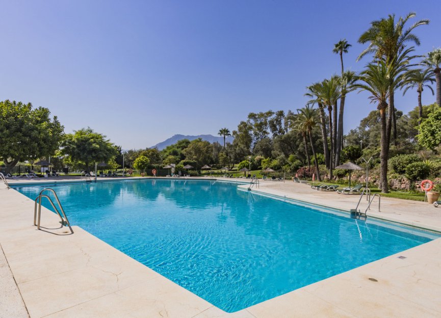 Resale - Apartment - Middle Floor Apartment - Marbella - Río Real