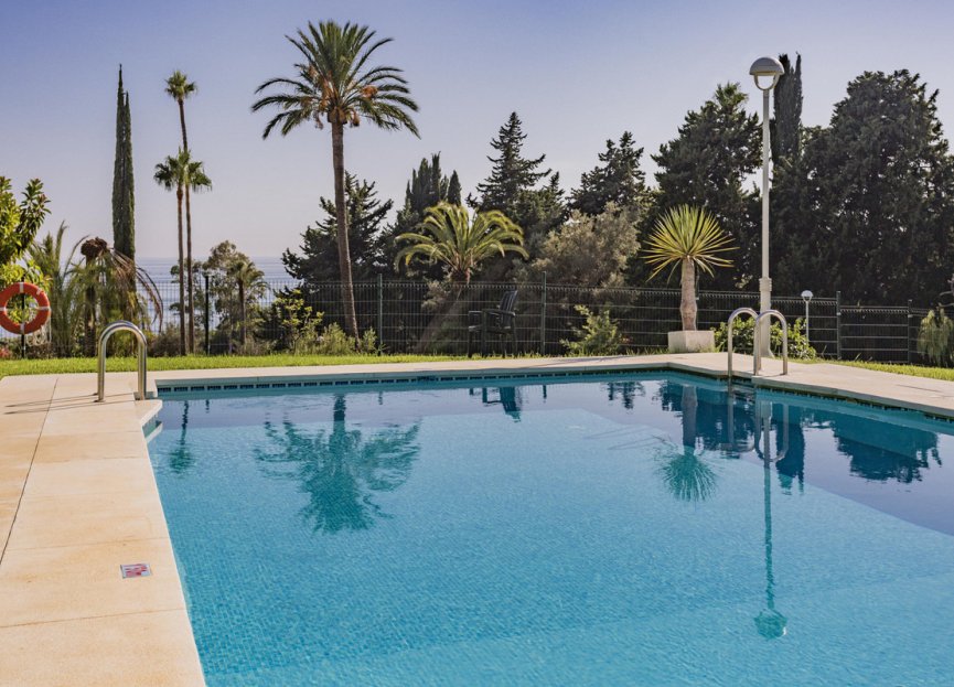 Resale - Apartment - Middle Floor Apartment - Marbella - Río Real