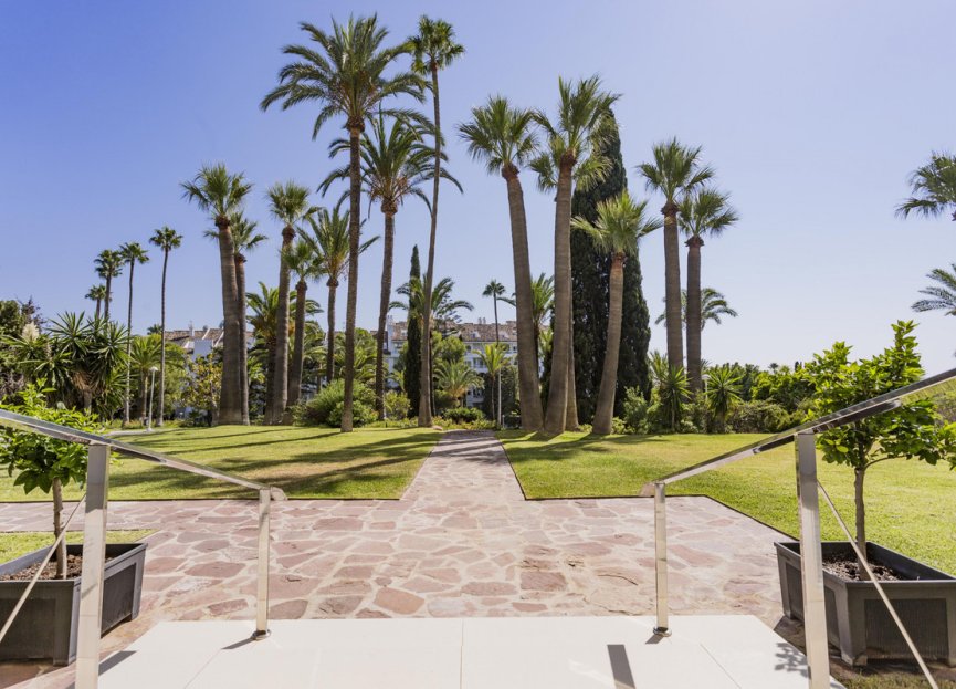 Resale - Apartment - Middle Floor Apartment - Marbella - Río Real
