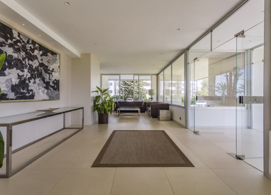 Resale - Apartment - Middle Floor Apartment - Marbella - Río Real