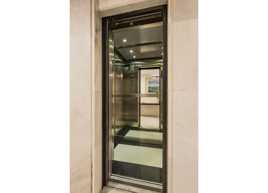 Resale - Apartment - Middle Floor Apartment - Marbella - Río Real