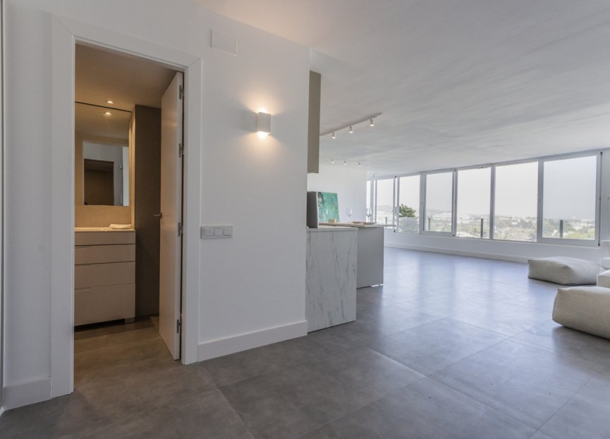 Resale - Apartment - Middle Floor Apartment - Marbella - Río Real