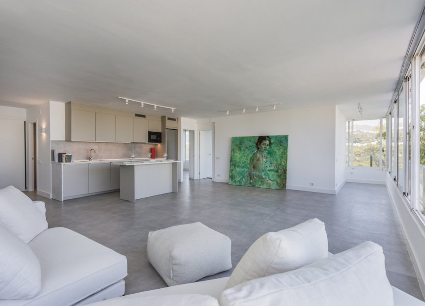 Resale - Apartment - Middle Floor Apartment - Marbella - Río Real