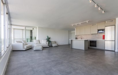 Resale - Apartment - Middle Floor Apartment - Marbella - Río Real