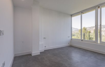 Resale - Apartment - Middle Floor Apartment - Marbella - Río Real