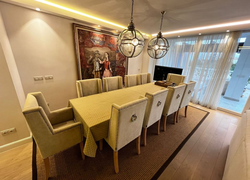 Resale - Apartment - Middle Floor Apartment - Marbella - Puerto Banús