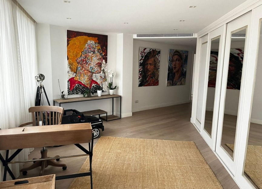 Resale - Apartment - Middle Floor Apartment - Marbella - Puerto Banús