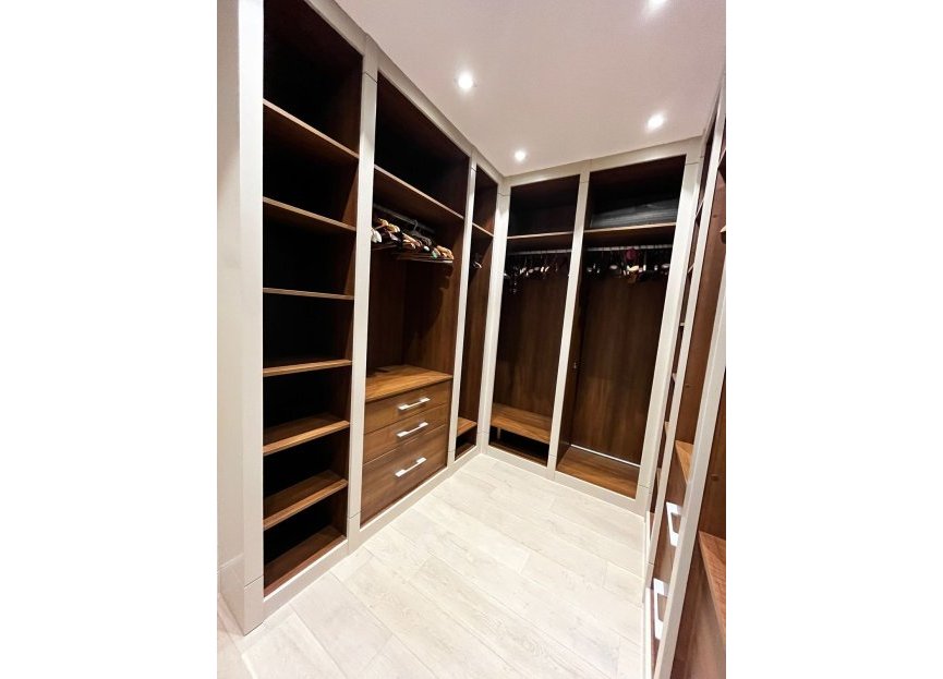 Resale - Apartment - Middle Floor Apartment - Marbella - Puerto Banús