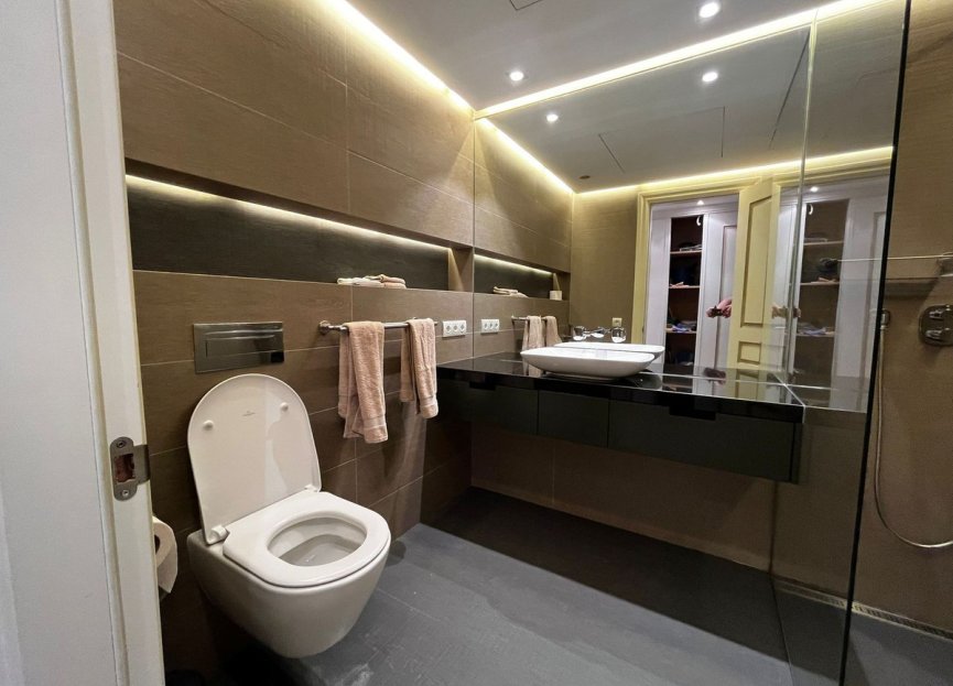 Resale - Apartment - Middle Floor Apartment - Marbella - Puerto Banús