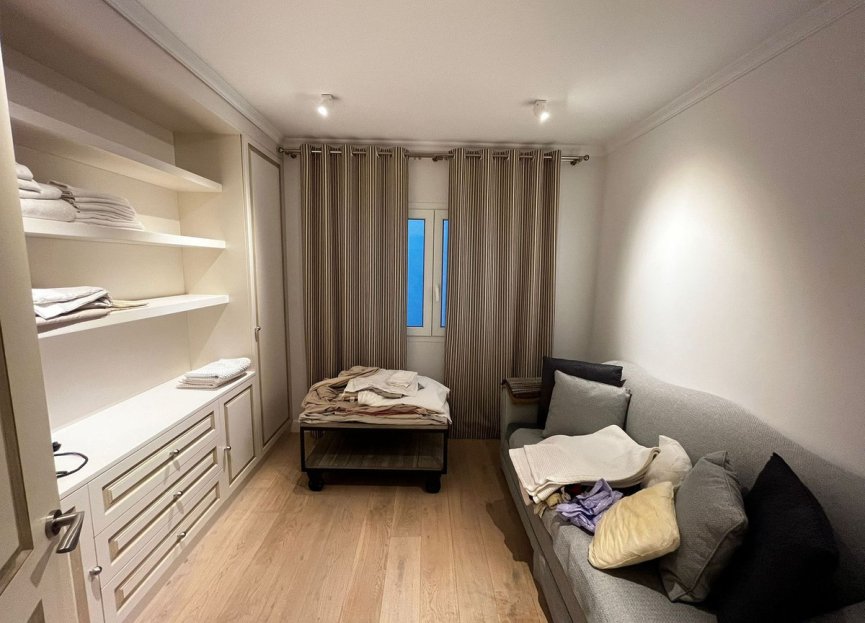 Resale - Apartment - Middle Floor Apartment - Marbella - Puerto Banús