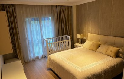 Resale - Apartment - Middle Floor Apartment - Marbella - Puerto Banús