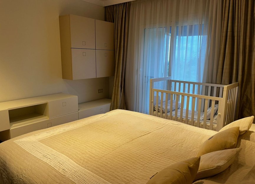 Resale - Apartment - Middle Floor Apartment - Marbella - Puerto Banús