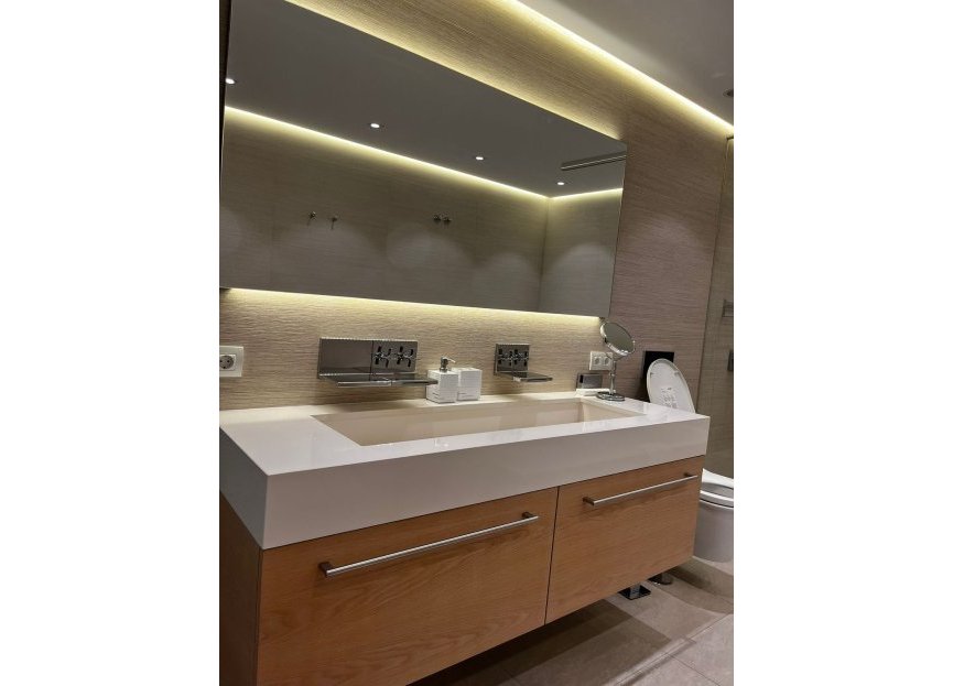 Resale - Apartment - Middle Floor Apartment - Marbella - Puerto Banús