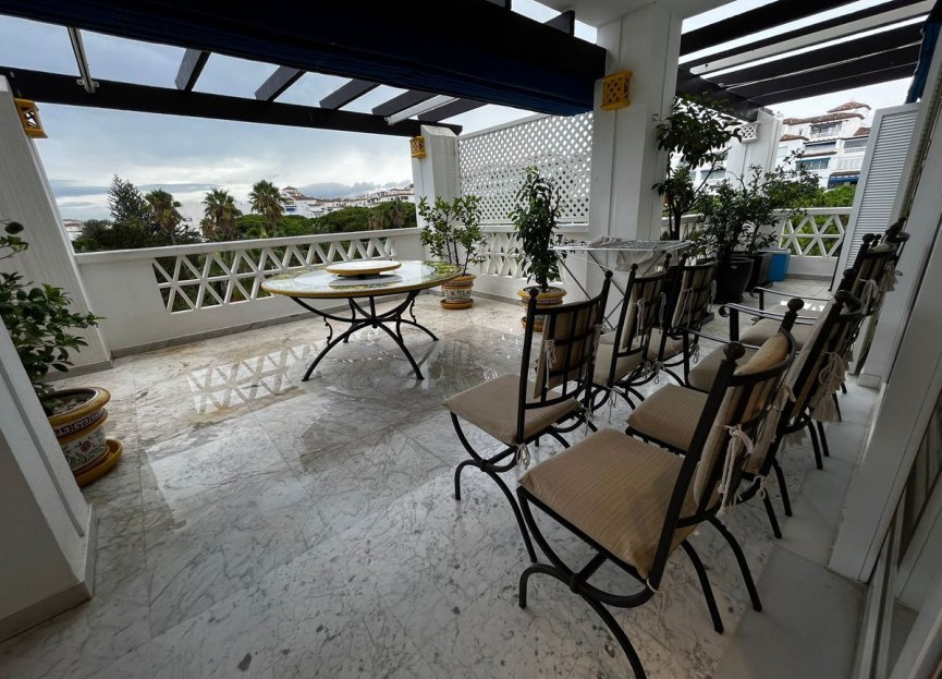 Resale - Apartment - Middle Floor Apartment - Marbella - Puerto Banús