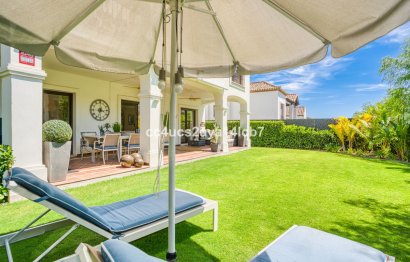 Resale - House - Detached Villa - Estepona - Estepona Centro