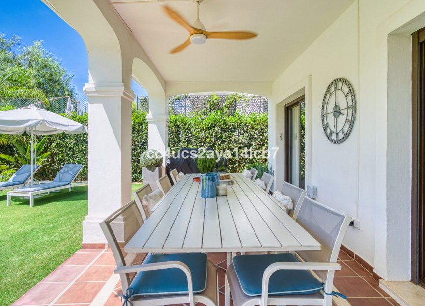 Resale - House - Detached Villa - Estepona - Estepona Centro