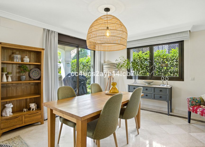 Resale - House - Detached Villa - Estepona - Estepona Centro