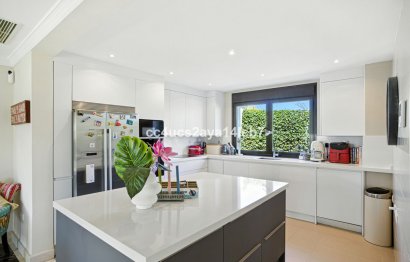 Resale - House - Detached Villa - Estepona - Estepona Centro