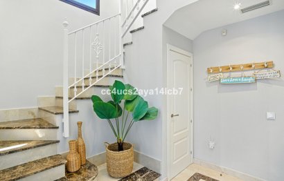 Resale - House - Detached Villa - Estepona - Estepona Centro