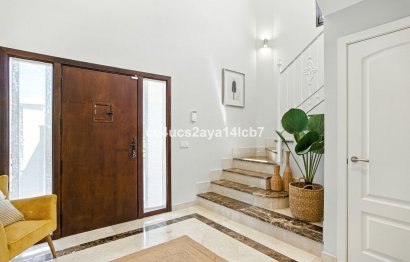 Resale - House - Detached Villa - Estepona - Estepona Centro