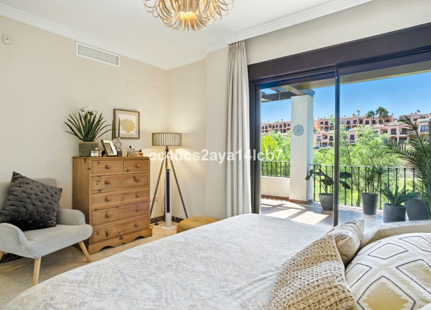 Resale - House - Detached Villa - Estepona - Estepona Centro