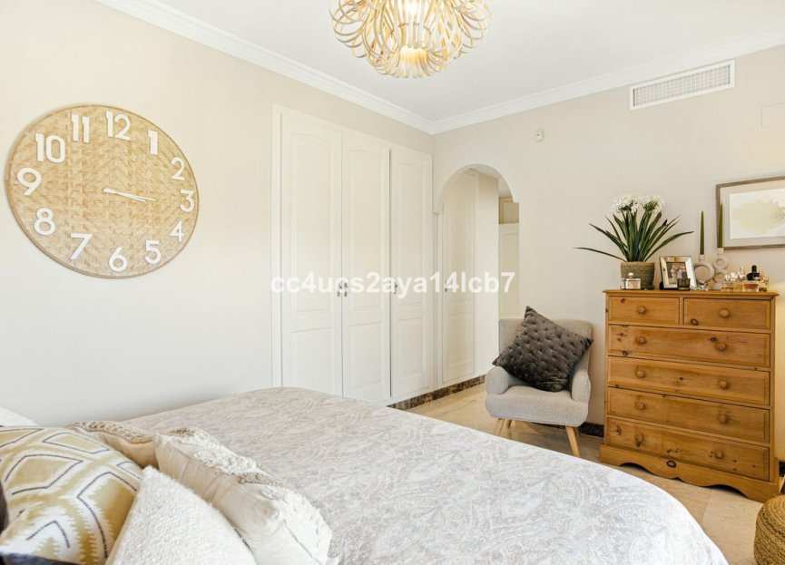 Resale - House - Detached Villa - Estepona - Estepona Centro