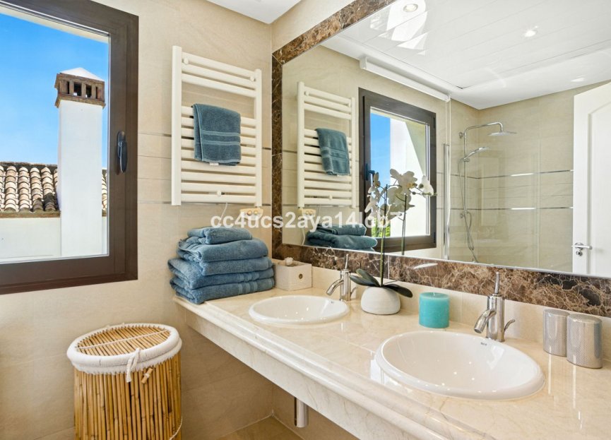 Resale - House - Detached Villa - Estepona - Estepona Centro