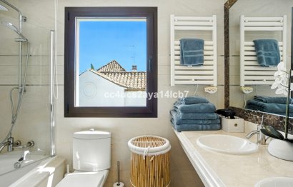 Resale - House - Detached Villa - Estepona - Estepona Centro