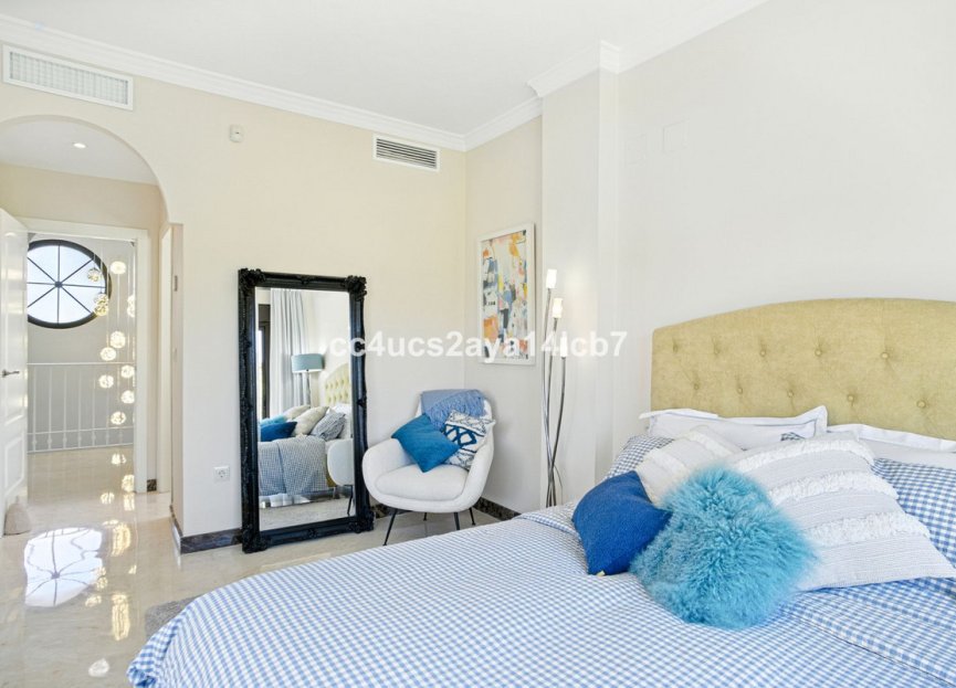 Resale - House - Detached Villa - Estepona - Estepona Centro